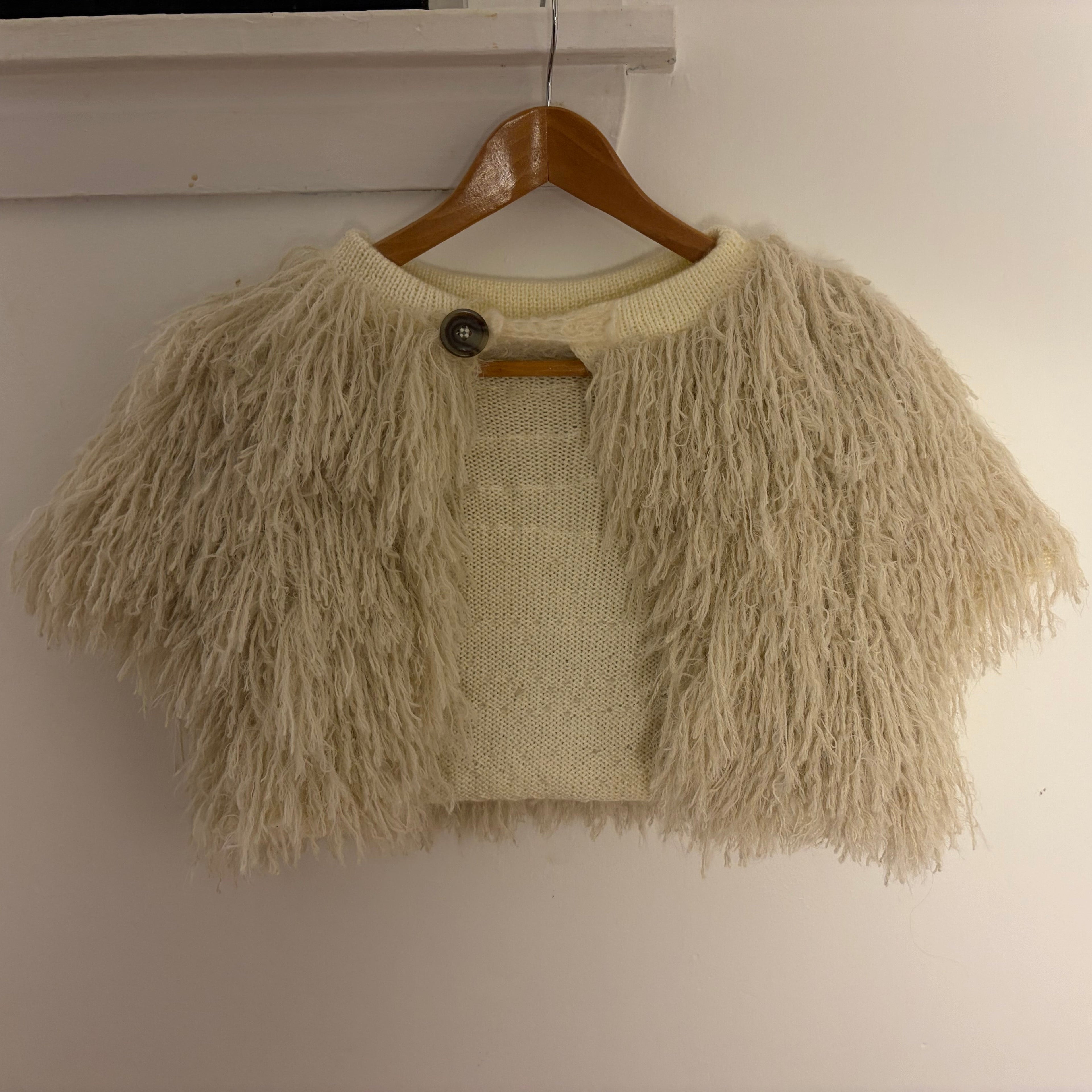 FAUX FUR VEST - CREAM/PINK TINT